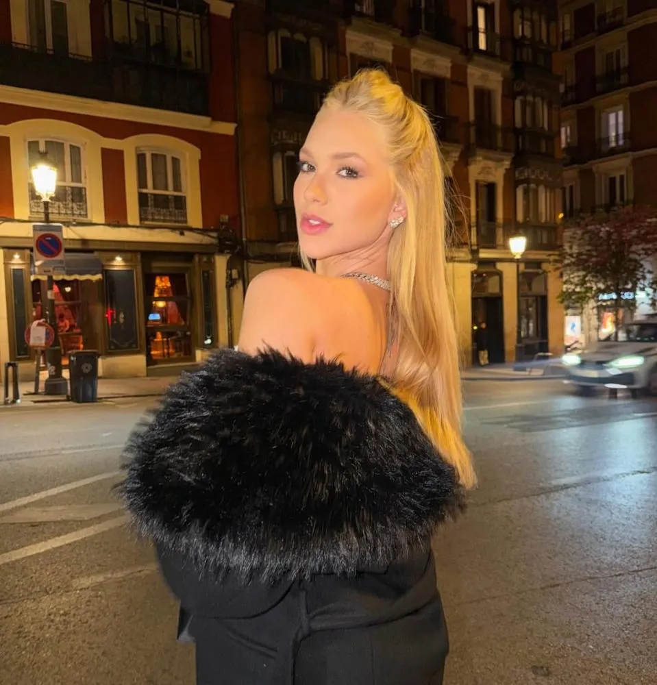 Virg&iacute;nia &eacute; barrada em restaurante de luxo em Madrid