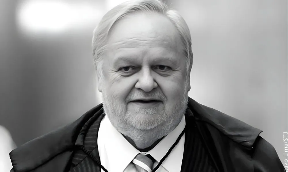 Morre Felix Fischer, ministro aposentado do STJ, aos 78 anos