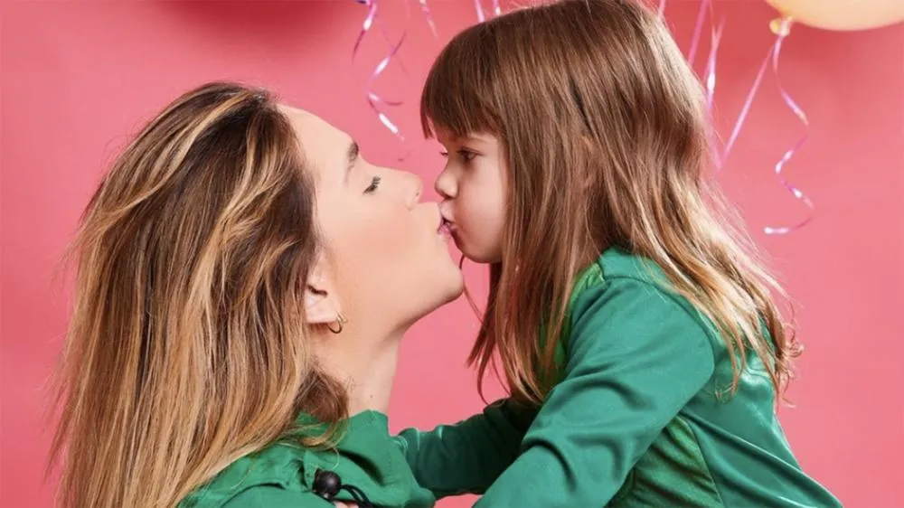 Maria Alice, filha de Virginia, chora e pede para morrer na cruz como Jesus