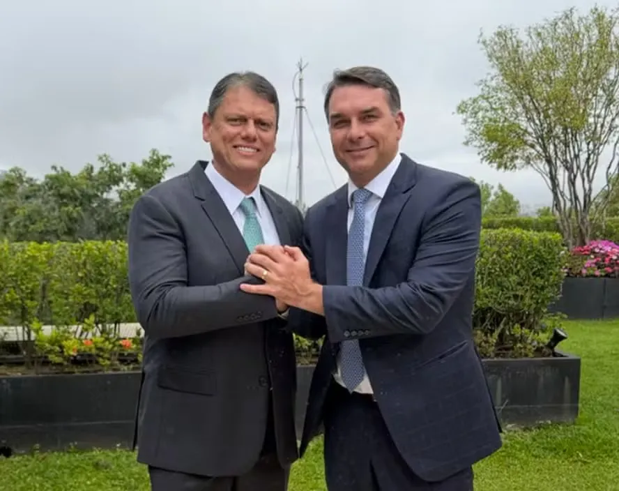 Tarcísio será coordenador da campanha de Flávio Bolsonaro em São Paulo
