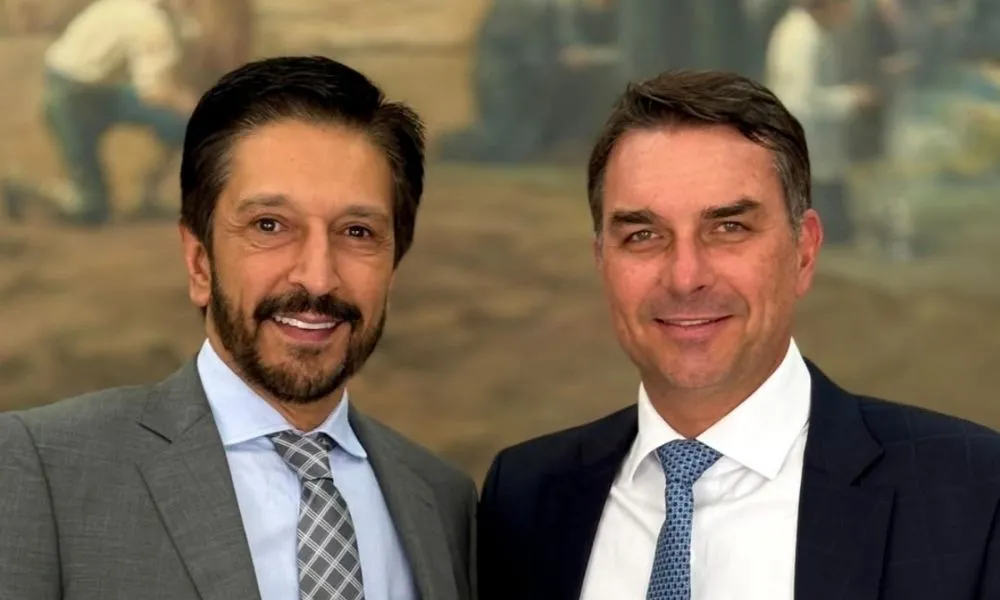 Flávio Bolsonaro convida Ricardo Nunes para ajudar a formular plano de governo