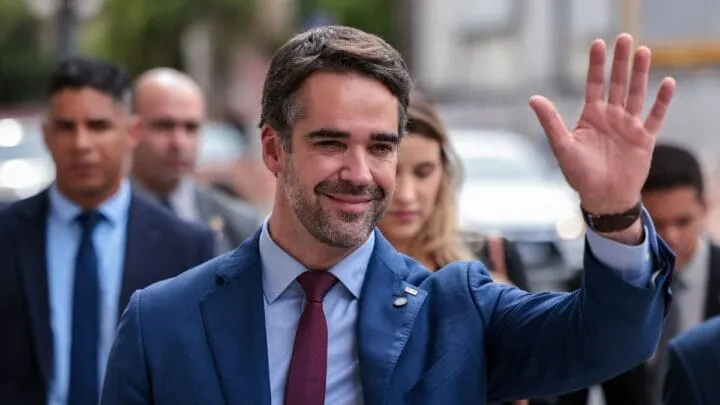 Eduardo Leite anuncia pré-candidatura à Presidência pelo PSD e diz que Brasil “tem um problema de direção”