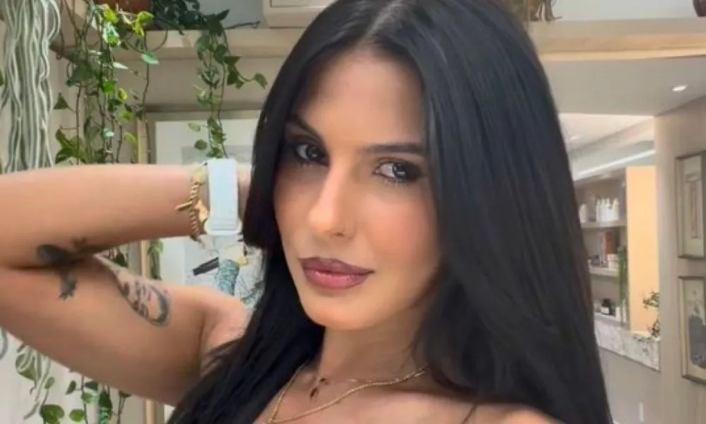 Ana Castela volta ao cabelão escuro e diz: “Ana Castela é cabelão… não tem jeito”