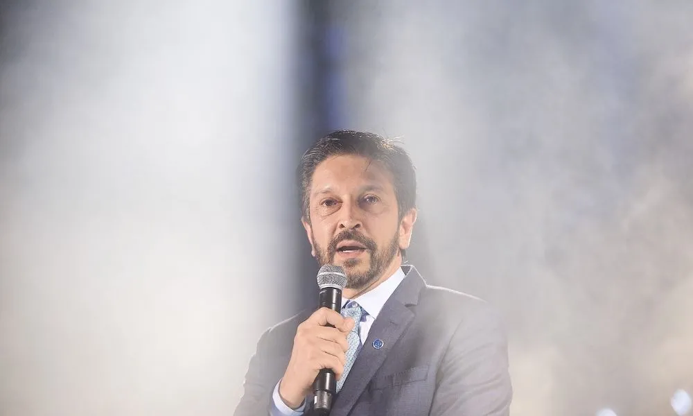 Ricardo Nunes ironiza filiação de Pablo Marçal ao União Brasil e diz que coach “vendeu a alma”