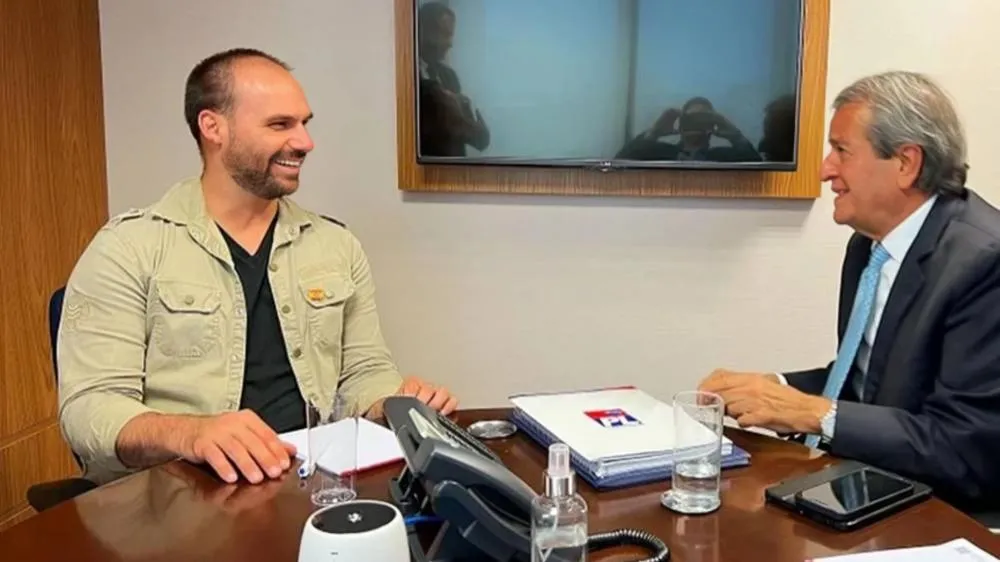 Eduardo Bolsonaro e Valdemar Costa Neto, presidente do PL, se encontram nos EUA