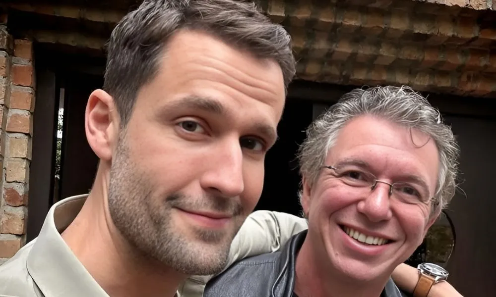 Pedro Andrade publica foto com Boninho e levanta suspeita de comandar o reality Casa do Patrão
