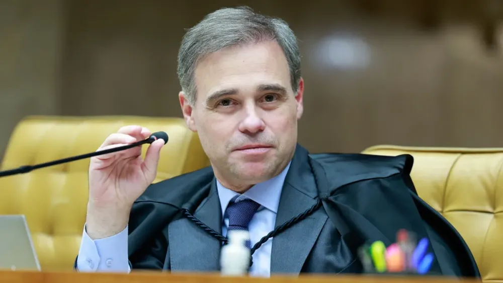 Mendonça afasta diretor da Dataprev e servidores do INSS em investigação
