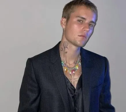 Justin Bieber está escrevendo novas músicas e atitude sugere retornos aos palcos