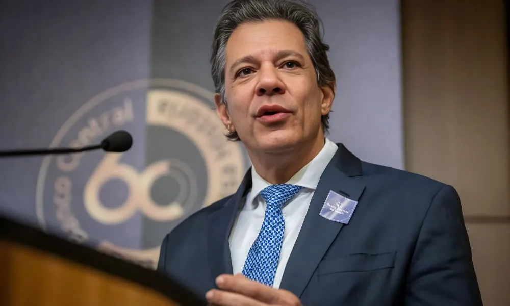 “Um dia especial”: Haddad deixa governo Lula e faz primeiro aceno a SP