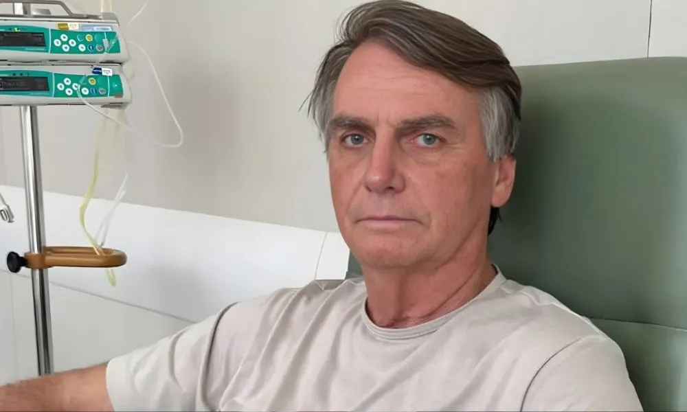 Na UTI, Jair Bolsonaro apresenta melhora em novo boletim médico