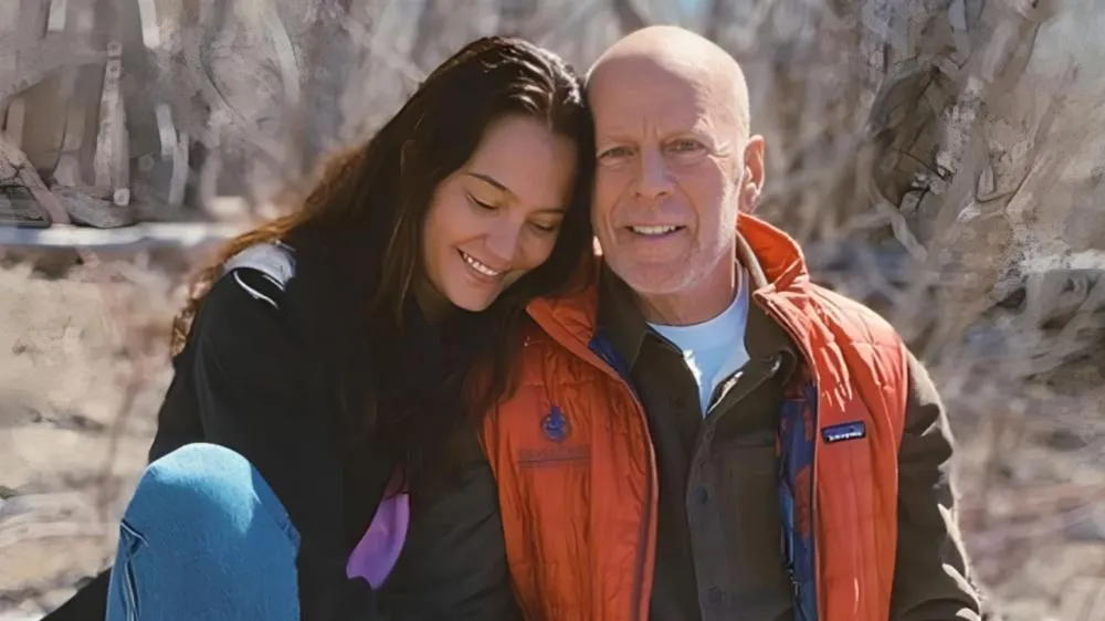Esposa celebra aniversário de Bruce Willis e posta nova foto do ator, que sofre de demência