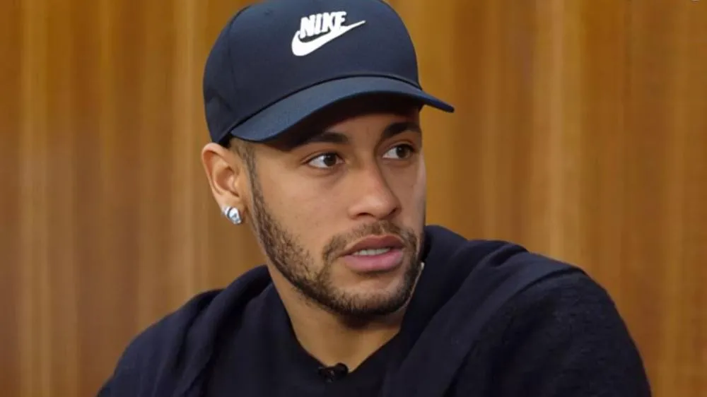 “Fundo do poço”: Jornal espanhol detona Neymar após torneio de pôquer