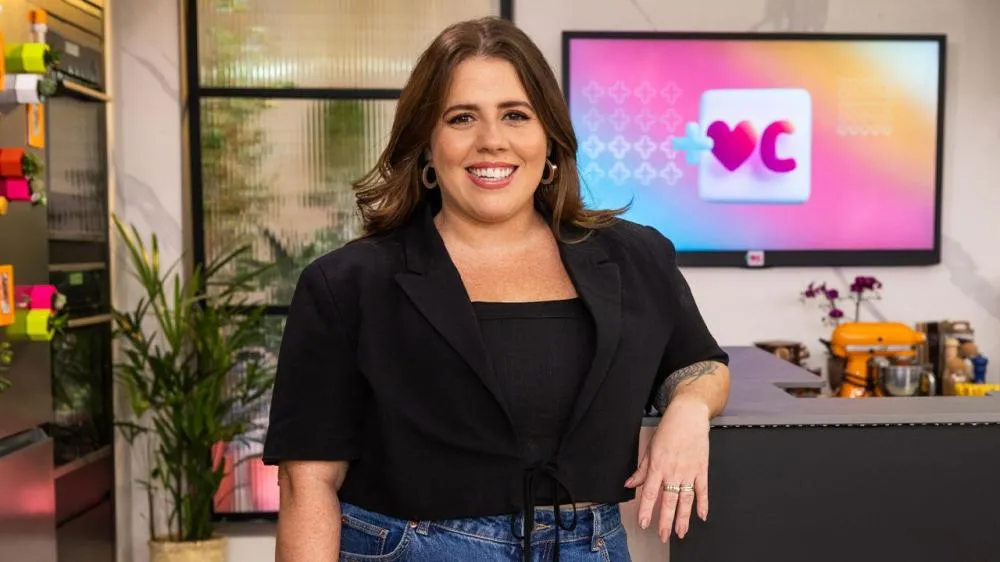 Tati Machado sofre acidente de carro a caminho do trabalho e detalha prejuízo: “Rasgou a frente”