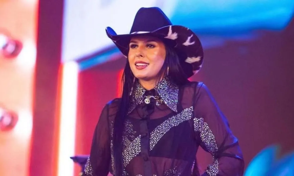 Após uma tarde acompanhada de Ana Castela ser leiloada por R$168 mil, reação da cantora viraliza: “Nem eu compraria”