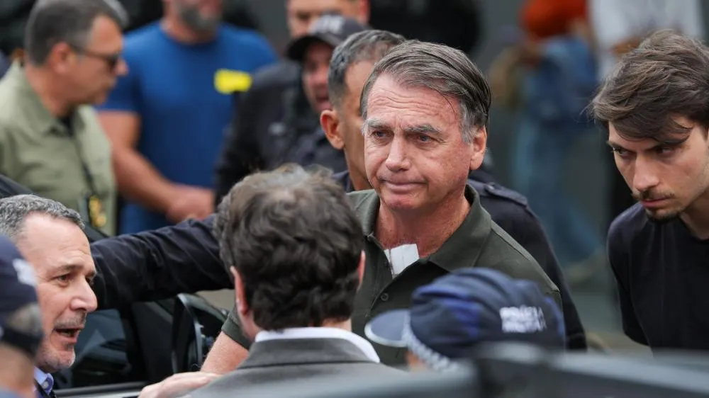 Médico de Bolsonaro diz que ex-presidente deve ter alta na próxima sexta-feira