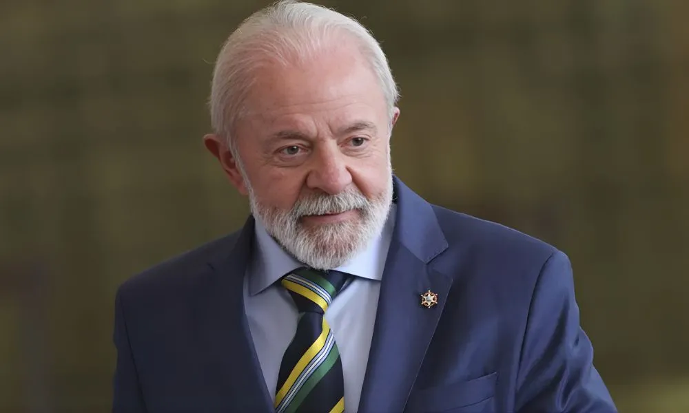 Em corrida acirrada, Lula lidera disputa pela presidência, afirma pesquisa