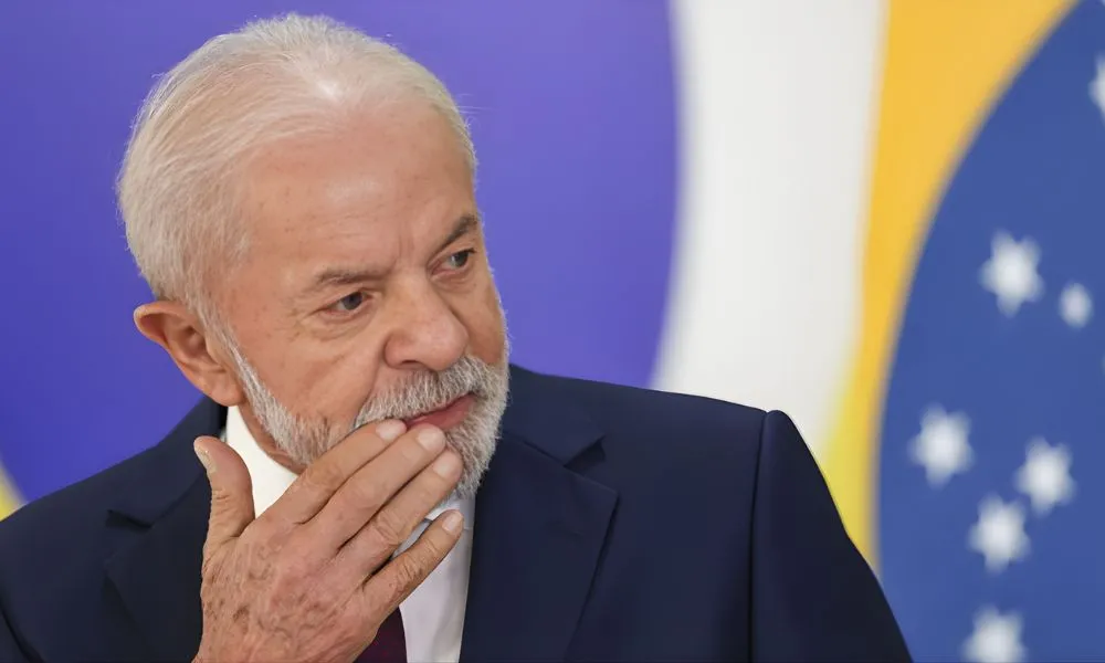 Lula cita gastos com cães e comete gafe sobre chineses: “Não devem ter esse problema”