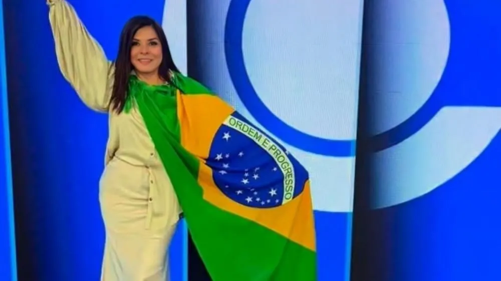 “Sou negona branca”: Mara Maravilha rebate críticas à fala polêmica após entrevista nos EUA