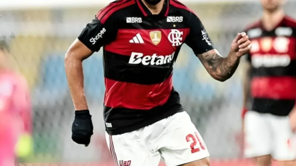 Astro do Flamengo é processado por goleiro, que cobra mais de R$ 60 mil em ações trabalhistas