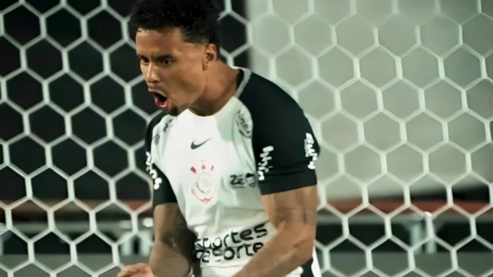 Jogador do Corinthians se desculpa após gesto obsceno em campo: “Não representa meus valores”