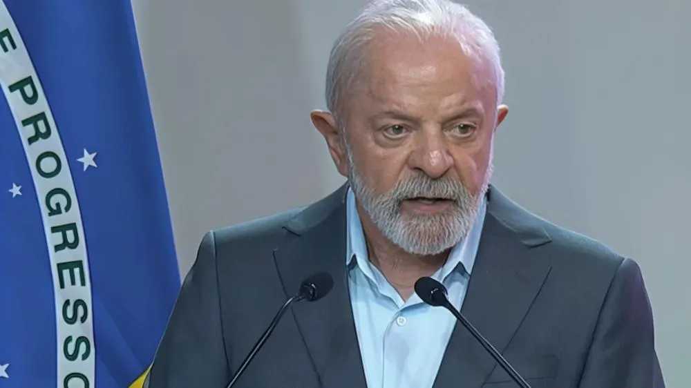 “Ninguém vai fazer a gente mudar”: Lula defende o Pix após novas críticas dos EUA