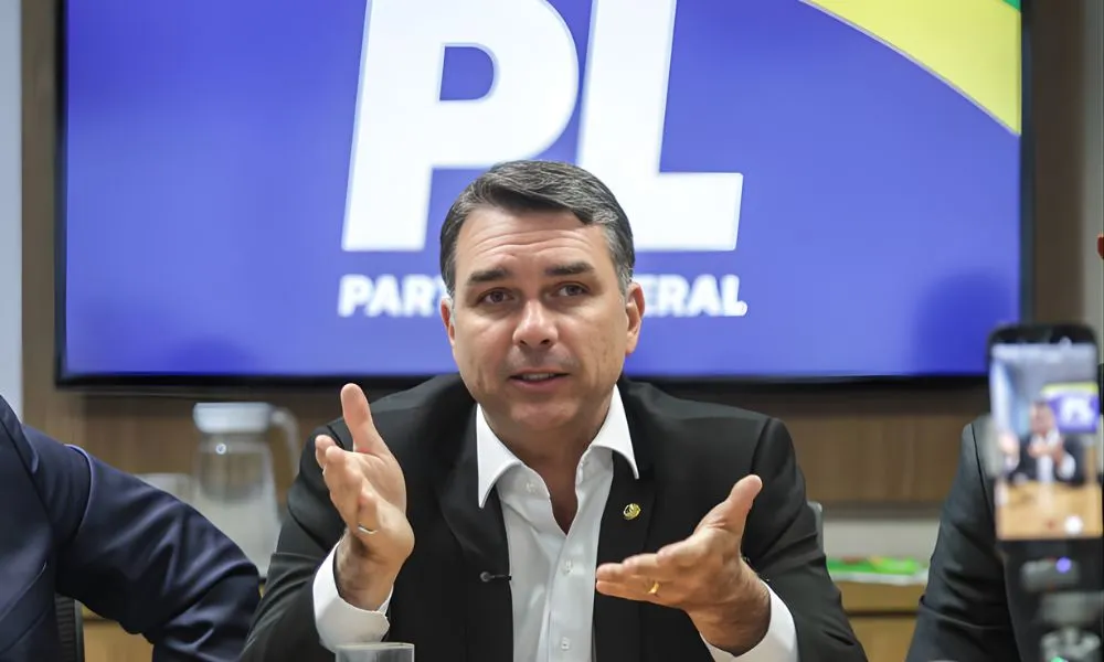 Disputa por vice de Flávio expõe divisão entre a direita