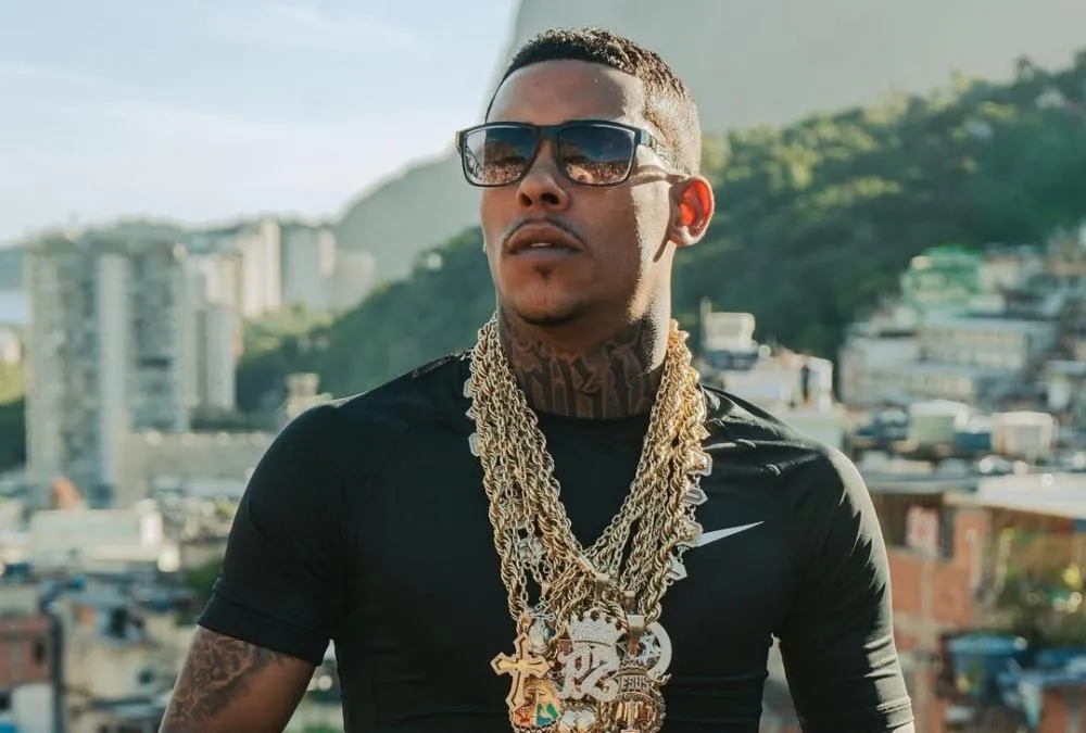 Mulher afirma ter filho com MC Poze do Rodo e pede exame de DNA