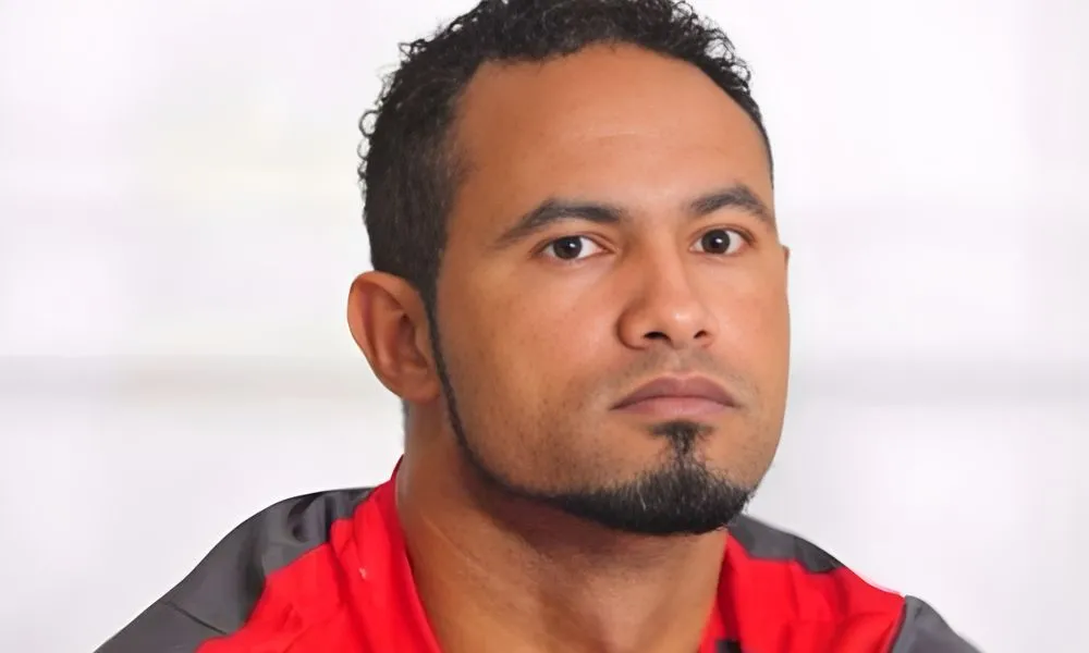 Ex-goleiro Bruno processa Facebook e tenta “fugir” de audiência 