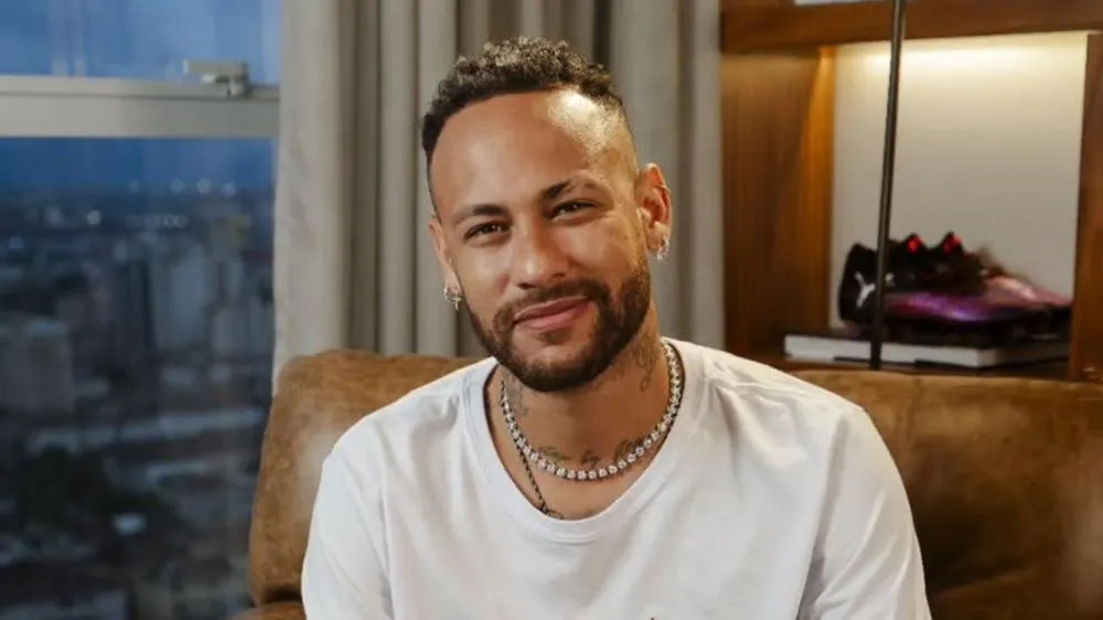 INSS concede auxílio-doença a cozinheira que move ação contra Neymar Jr