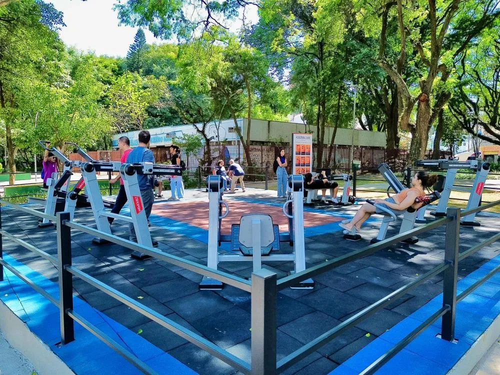 Prefeitura de SP entrega na Zona Norte primeira academia gratuita ao ar livre