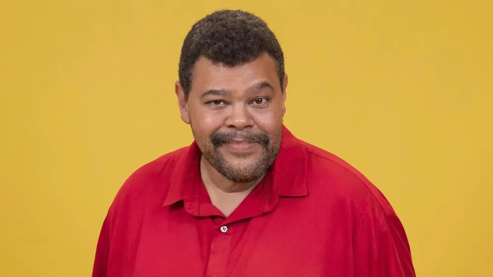 Babu Santana vai voltar às novelas da Globo após passagem polêmica pelo “BBB 26”