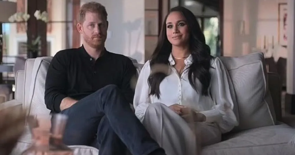 Mensagens íntimas de Príncipe Harry para jornalista vem à tona; Meghan Markle estaria “humilhada e em lágrimas”