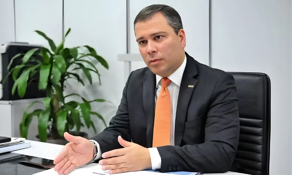 Ex-presidente do BRB, Paulo Henrique Costa, é preso pela PF em operação sobre Banco Master