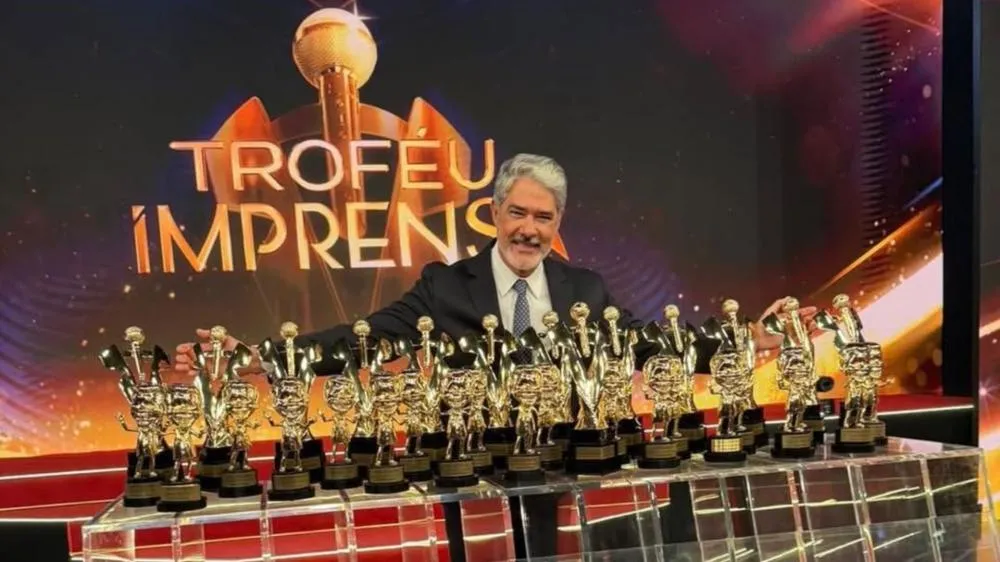 William Bonner enaltece o Troféu Imprensa e celebra participação: “Muito honrado”