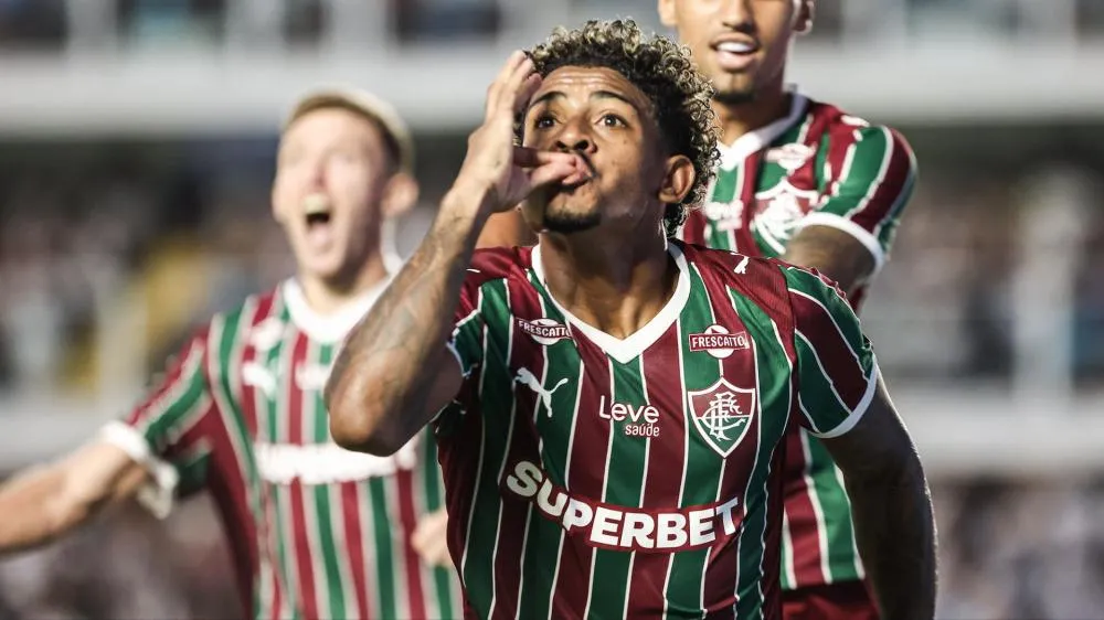 Jogador do Fluminense viraliza com gesto polêmico em comemoração