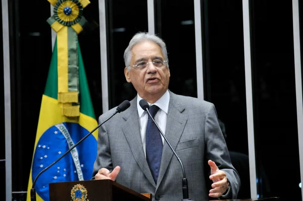 Companheira de FHC manifesta concordância com interdição do ex-presidente