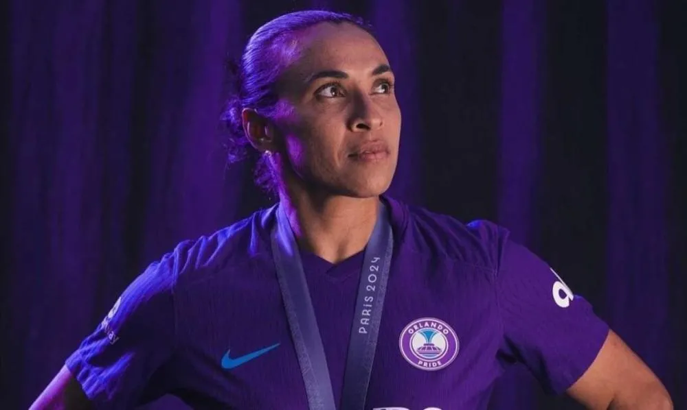 Marta leva o prêmio de gol feminino mais bonito do ano em premiação da FIFA