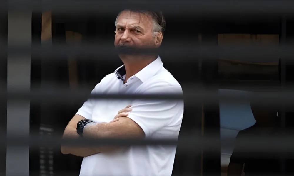 Mais da metade dos brasileiros apoiam prisão domiciliar de Bolsonaro, aponta pesquisa
