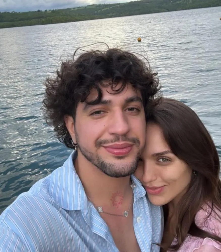 Nattanzinho posta foto com Rafa Kalimann e esquenta rumores de romance; Há menos de um mês, os dois estavam se relacionando com outros parceiros