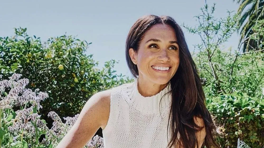 Rei Charles III é pressionado a punir Meghan Markle após nora usar filhos e títulos reais para vender velas de luxo / Reprodução Instagram