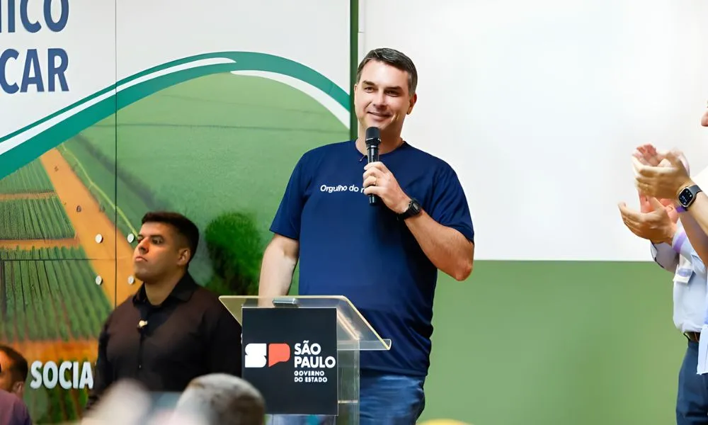 Ao estreiar 1º agenda da pré-campanha, Flávio detona atuação de Lula no agro