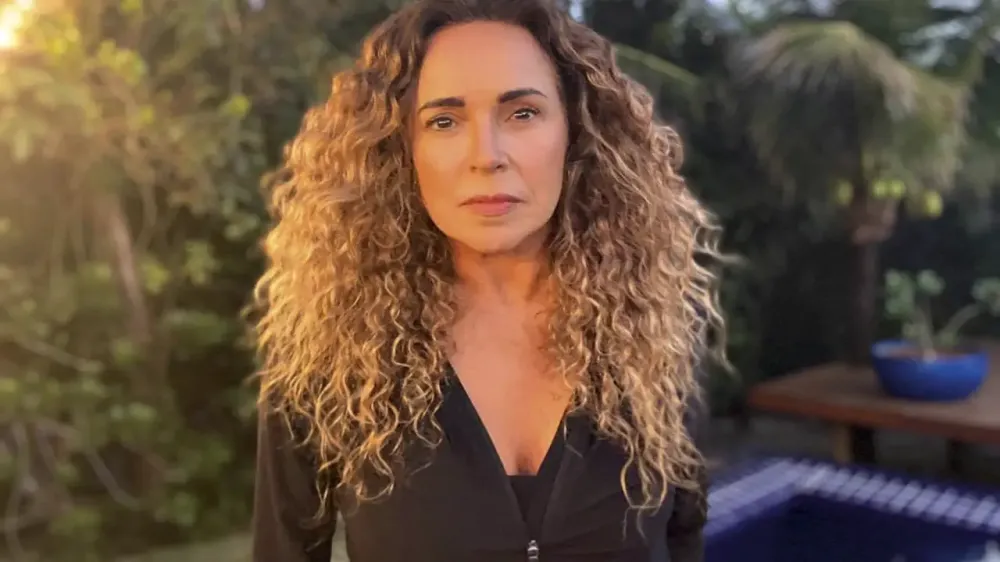 Daniela Mercury pede desculpas a Edson Gomes após fala polêmica sobre violência doméstica