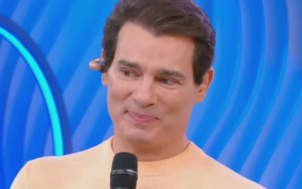 Celso Portiolli se emociona ao ouvir último áudio de Silvio Santos em homenagem no SBT