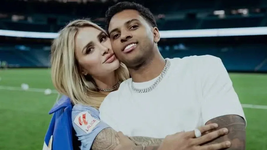 Mãe de Rodrygo Goes cita “livramento” nas redes após ex-namorada do jogador anunciar gravidez