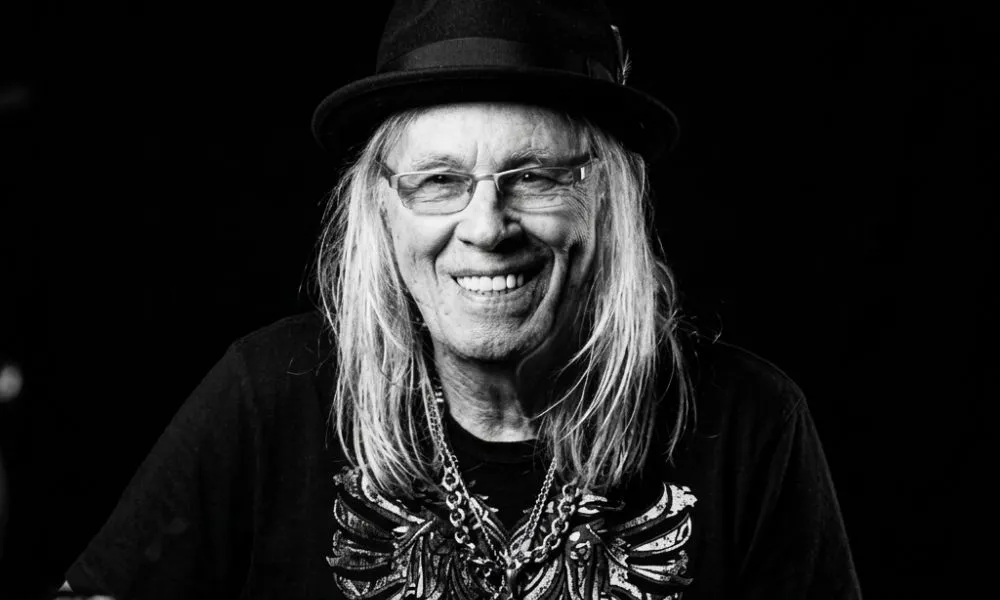 Morre Luiz Carlini, ícone do rock brasileiro, aos 73 anos