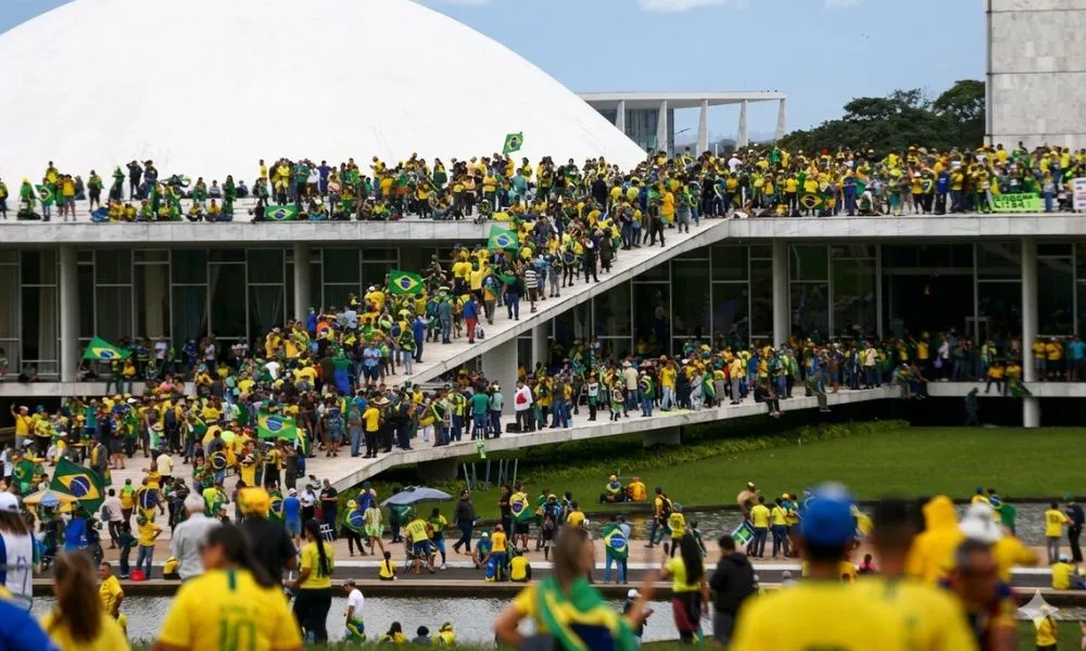 Condenados pelo 8/1 ameaçam reagir se governo Lula acionar Dosimetria na Justiça