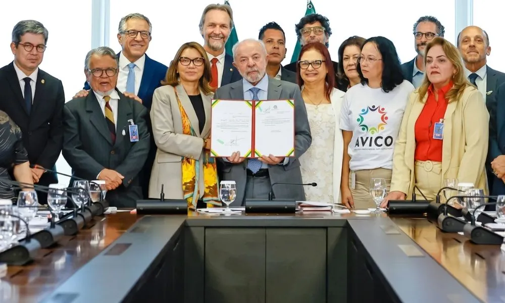 Lula cria Dia Nacional em Memória das Vítimas da Covid e critica gestão de Bolsonaro