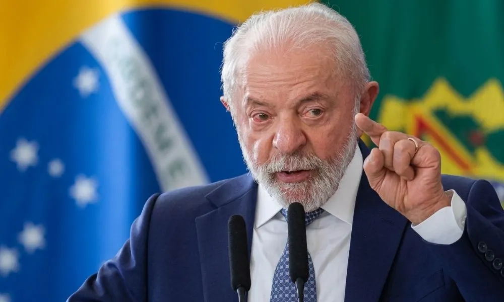 De olho nas eleições, Lula cobra Senado por regulamentação da inteligência artificial