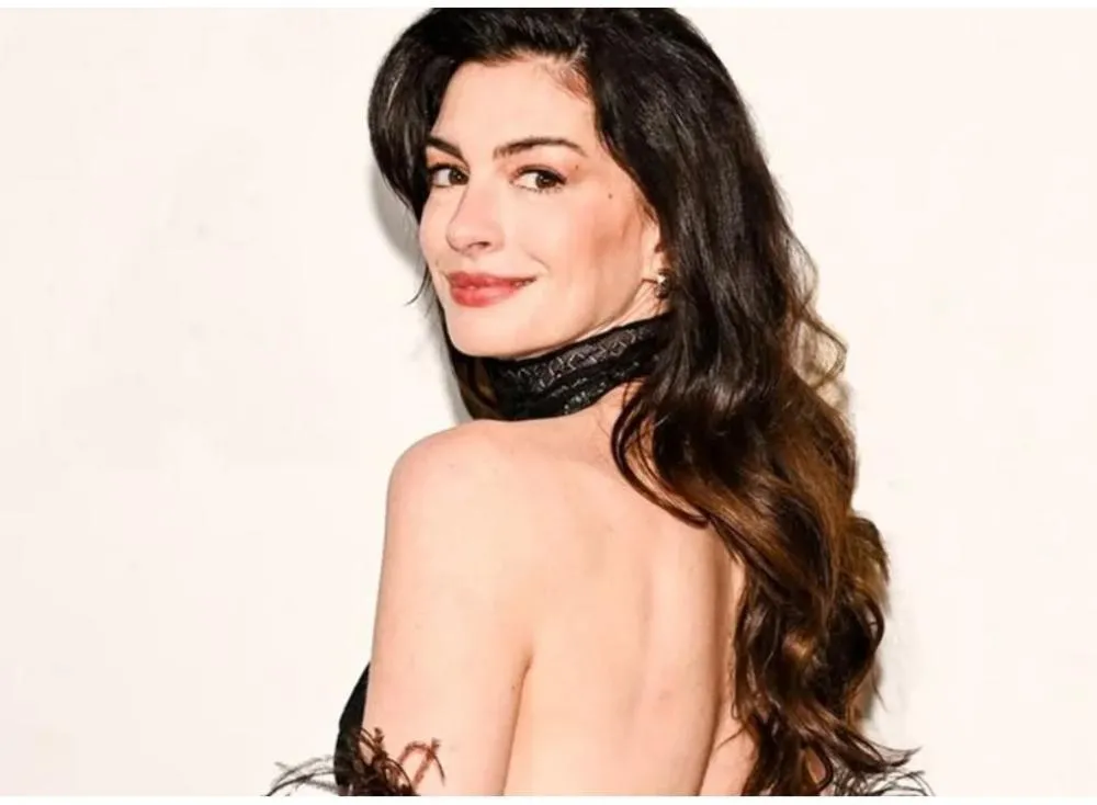 Saiba qual o segredo de Anne Hathaway para manter a aparência jovem aos 43 anos