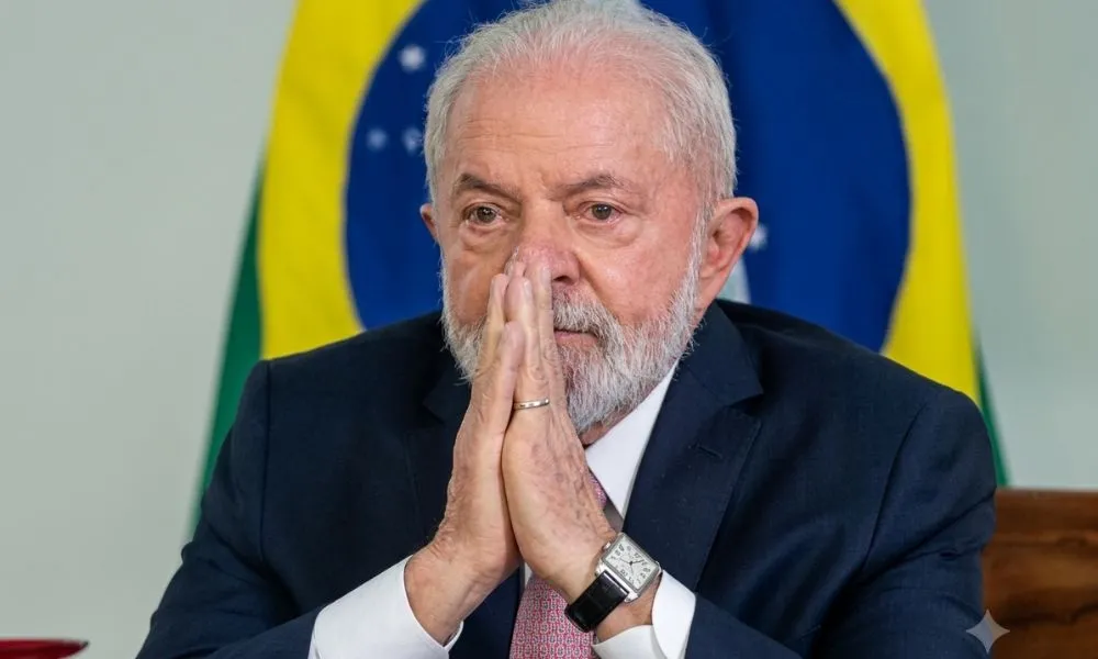 Mesmo com ligeira liderança, campanha monitora com preocupação rejeição elevada de Lula
